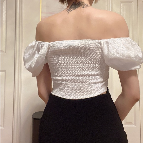 Off shoulder crop top - Picture 3 of 3